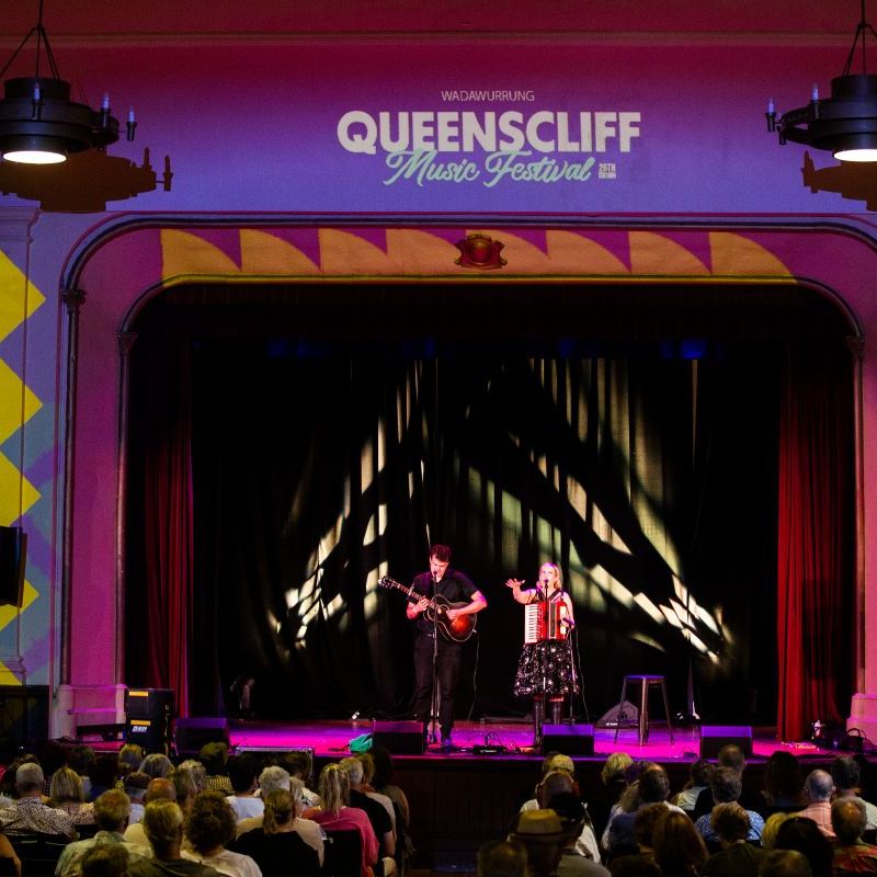The esplanade hotel queenscliff front door